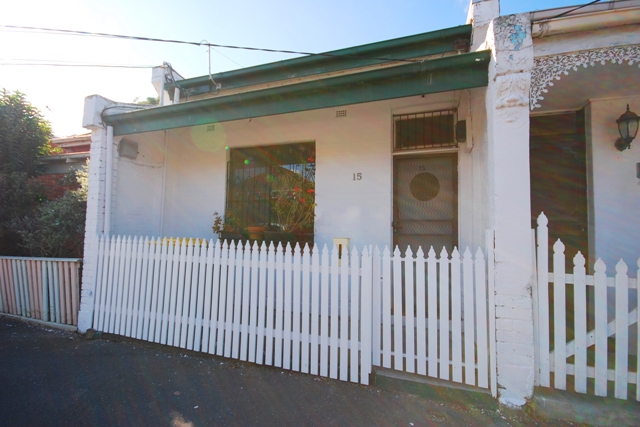 15 Turnbull Grove