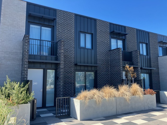 242/220 Chapel Road