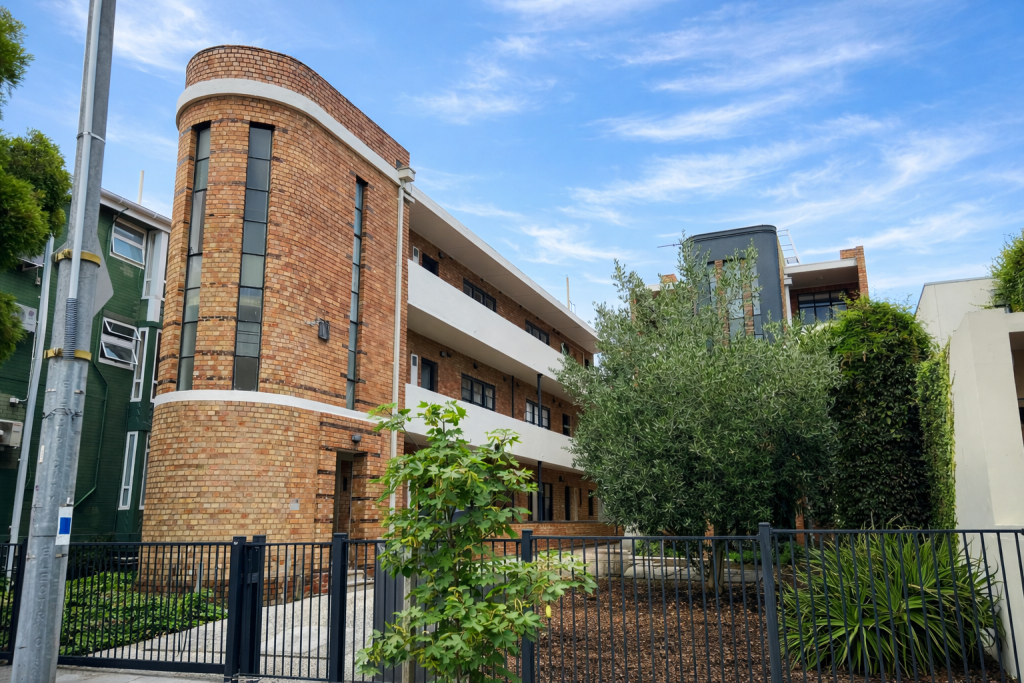 2/29-31 Hotham Street