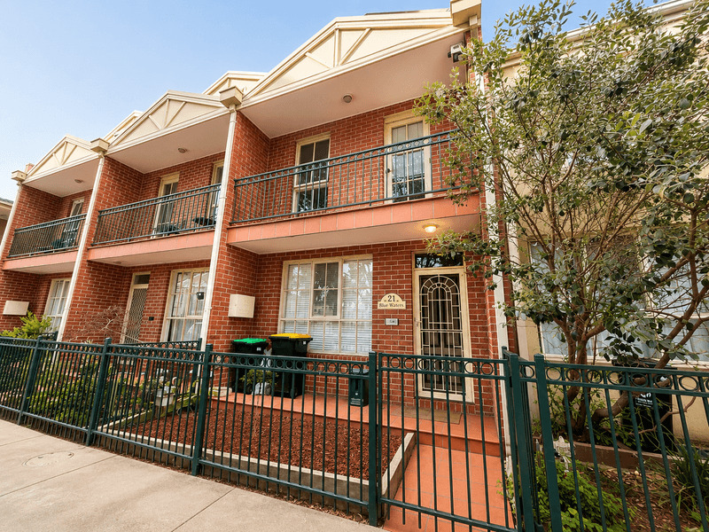 21 Elesbury Avenue